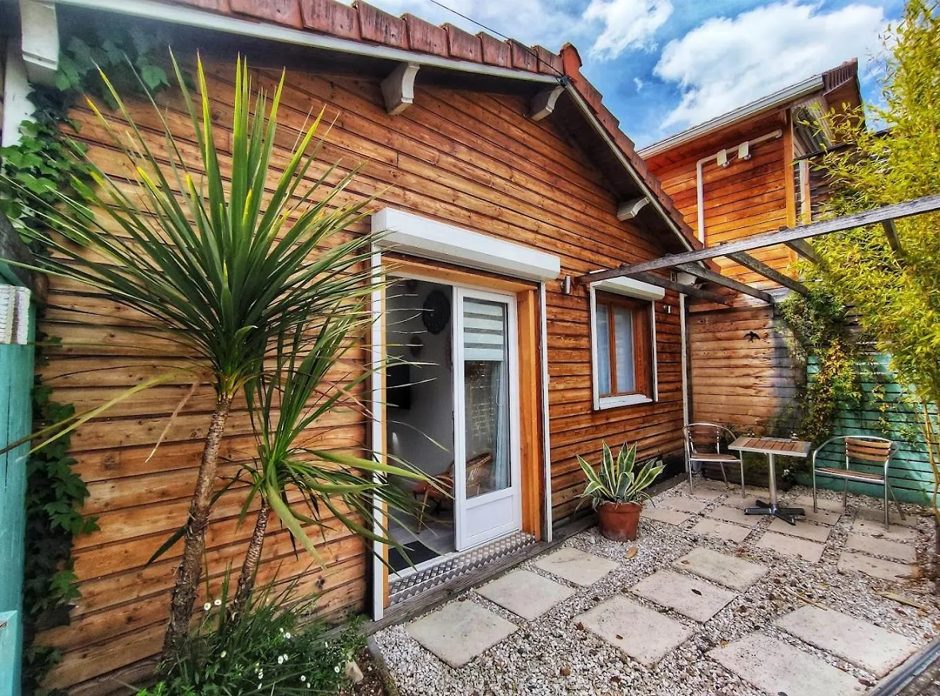 Les Caravelles Chalets De Tarbes Francia